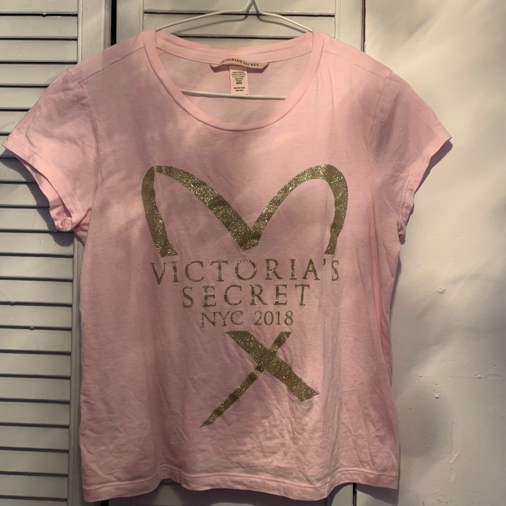 2 VS shirts
